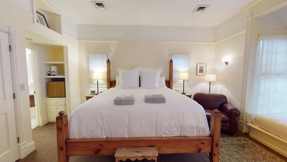 Preston Suite #8