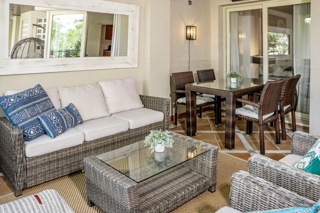 FA - Fabulous Apartment with in and outdoor Pool