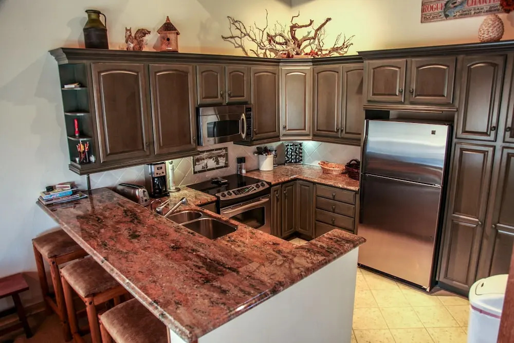 Mammoth West 140 Pet-Friendly Updated Condo, Just A Short Walk to Canyon Lodge by RedAwning