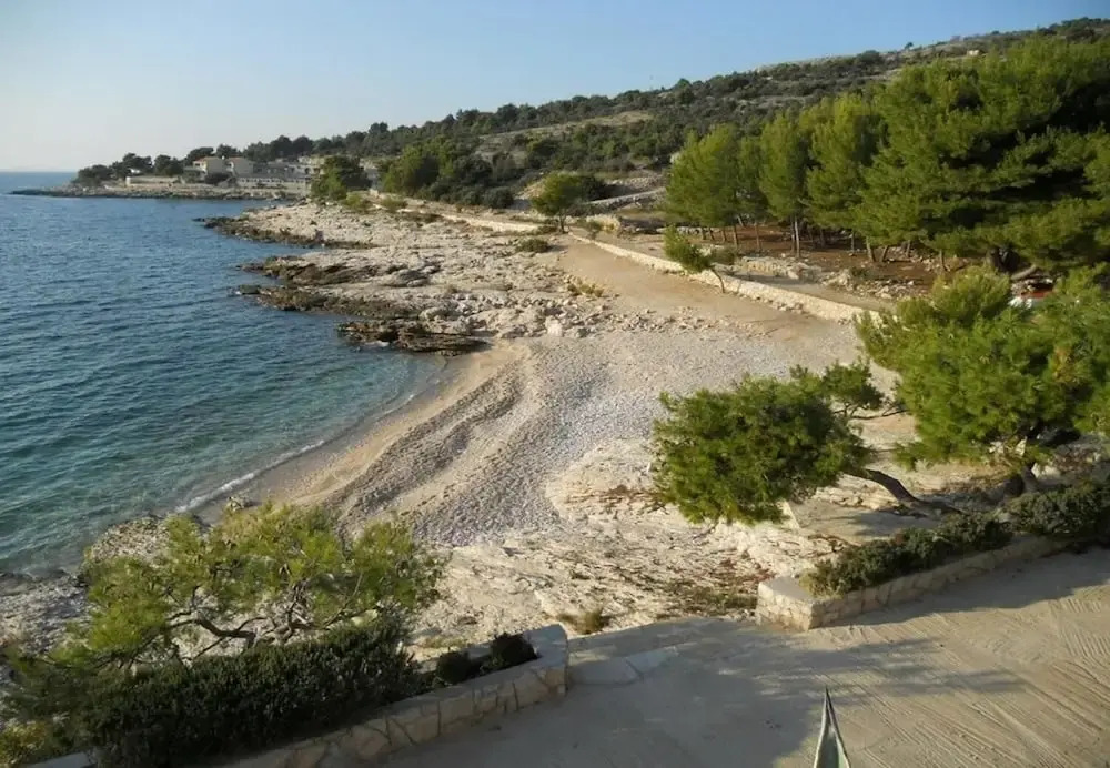 Neda - 150 M From Pebble Beach - A2