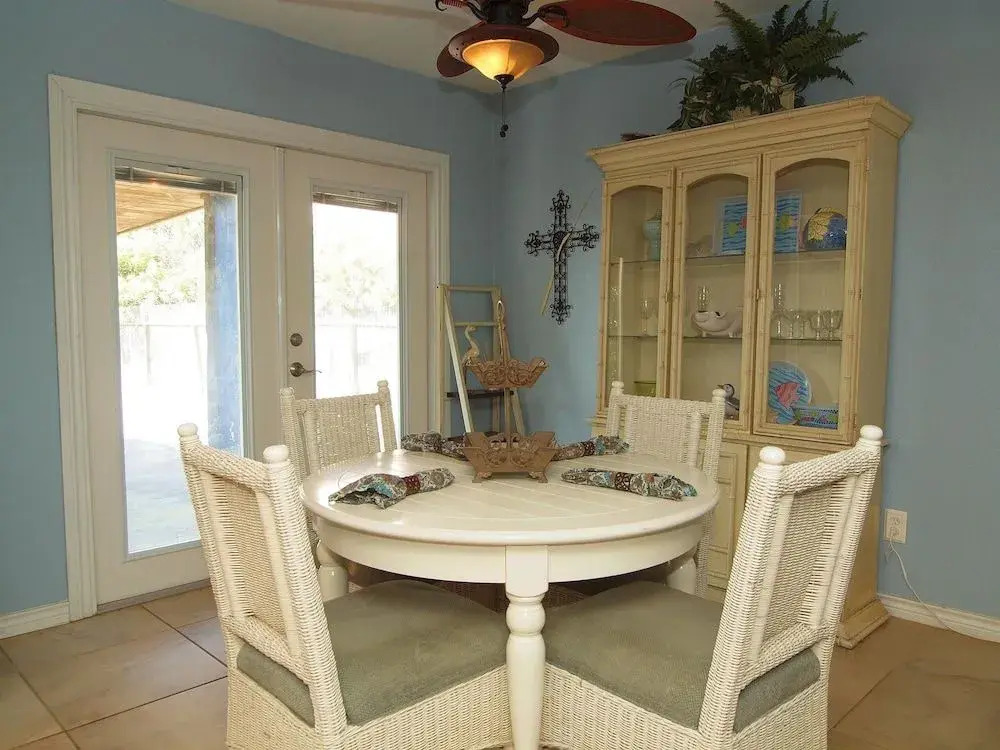 Cyndy s Beach House TS528