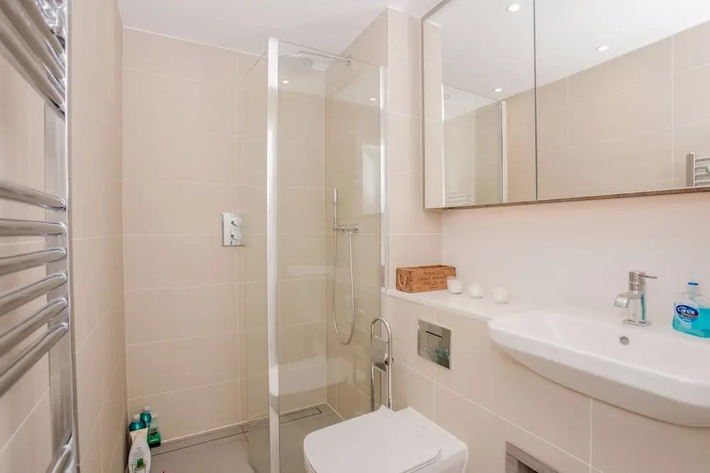 2 Bedroom Flat in Battersea on 20th Floor