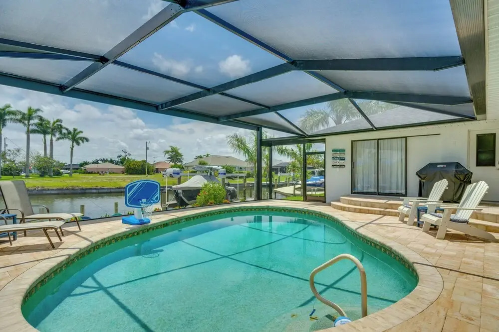 Screened-in Private Pool: Waterfront Home