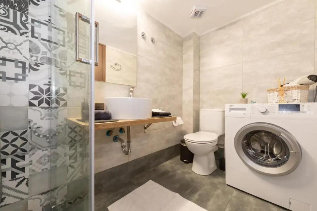Spacious family home near Acropolis in Koukaki!