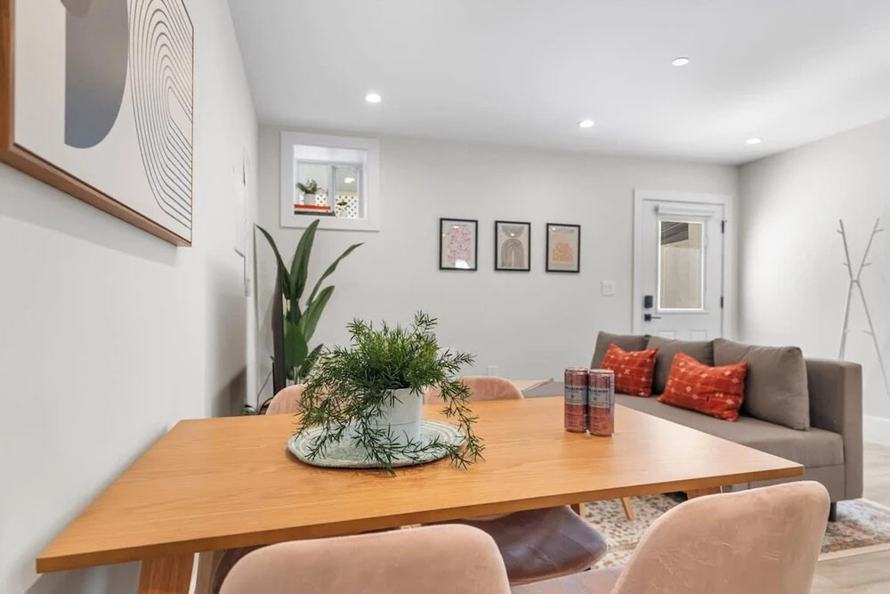 Central 2 br City Sanctuary Commuter friendly