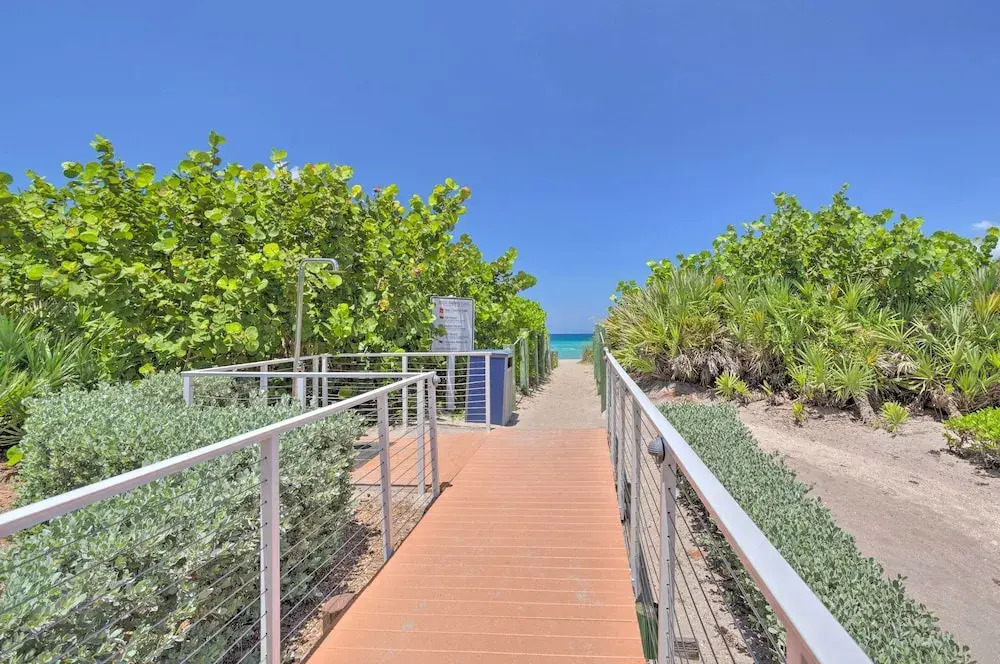 Stuart Condo at Beachfront Resort w/ Ocean Views