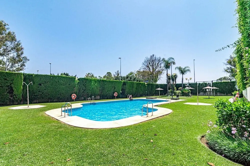 Lcr1- Lovely Ground Floor Apartment, Puerto Banus