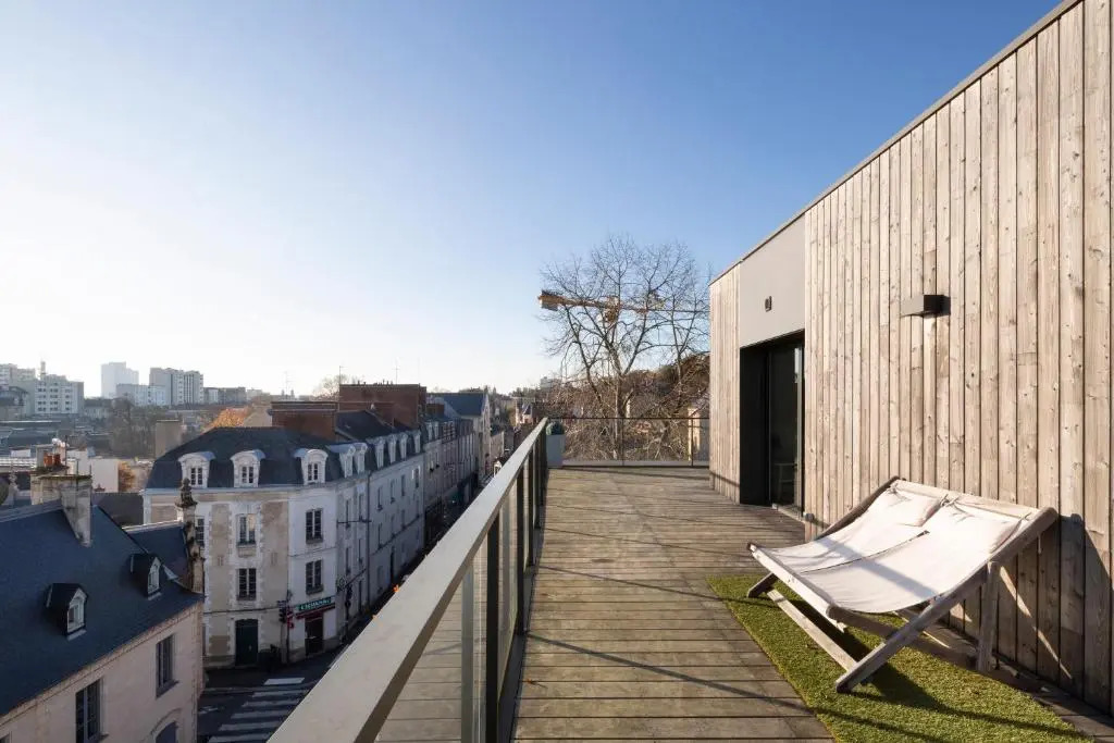 Eastwood Rooftop by Cocoonr