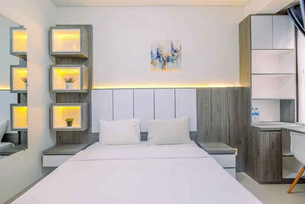 Comfortable and Cozy Studio Room at Transpark Cibubur Apartment By Travelio