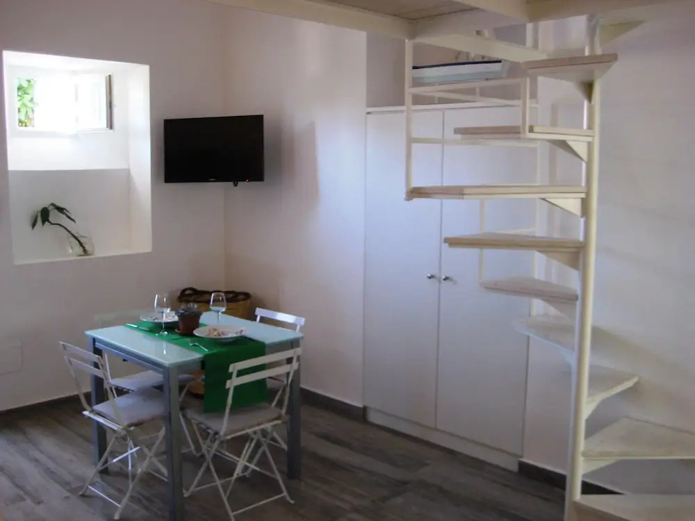 Regginè Holiday Apartments