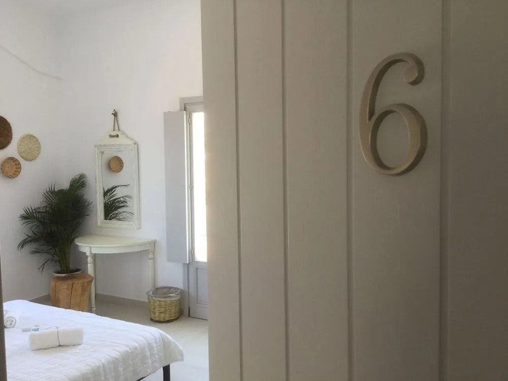 Gigi Rooms