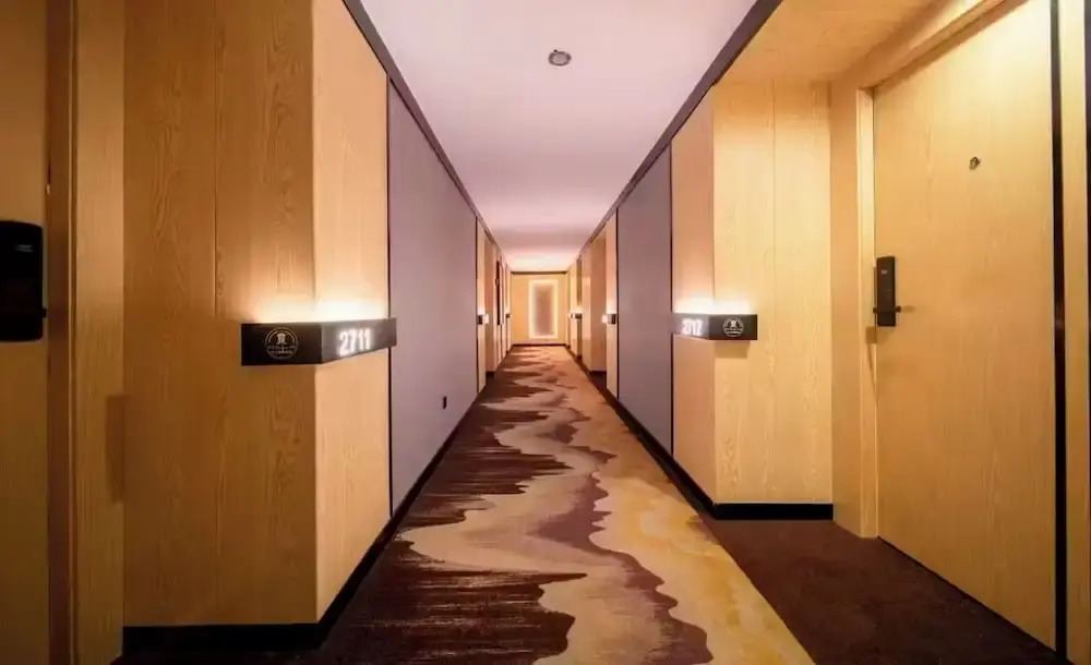 Z Holiday Hotel