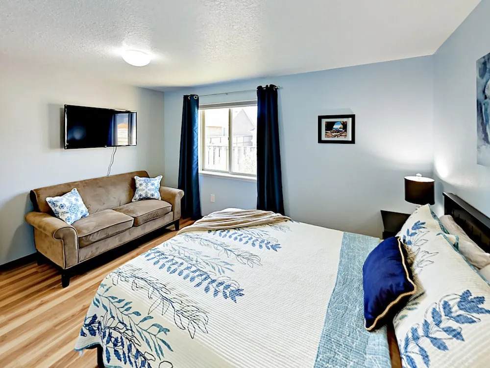 1658 S Edgewood Home 3 Bedrooms 2 Bathrooms Home