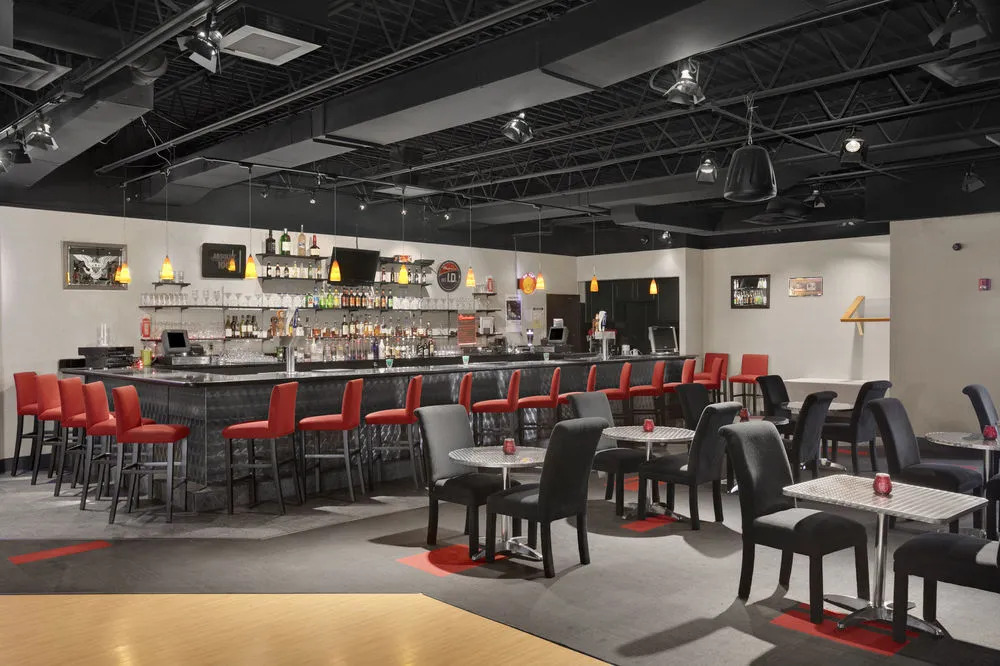 堪萨斯城豪生广场会议中心酒店(Howard Johnson Plaza Kansas City Hotel & Conference Center)