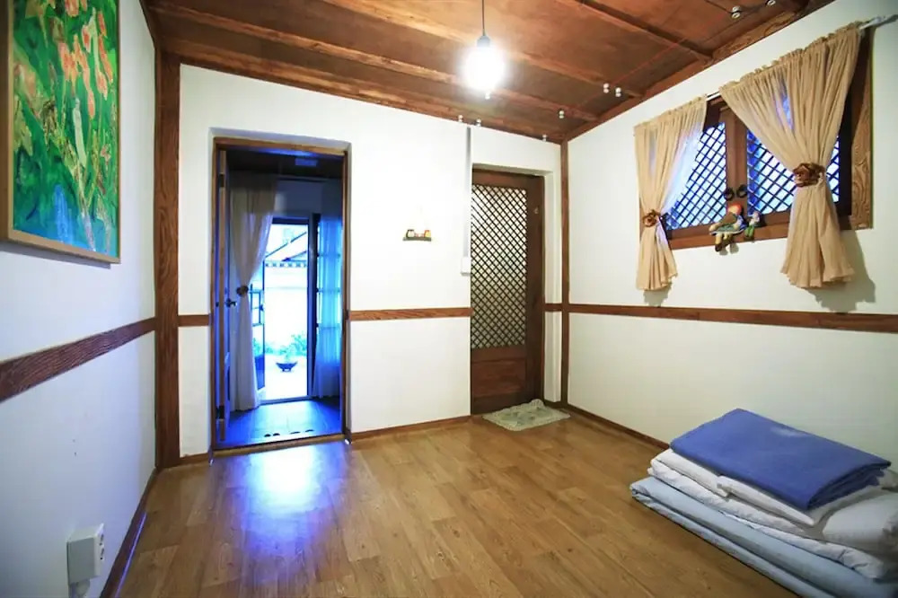 Jeonju Mongyuhwawon Hanok Stay