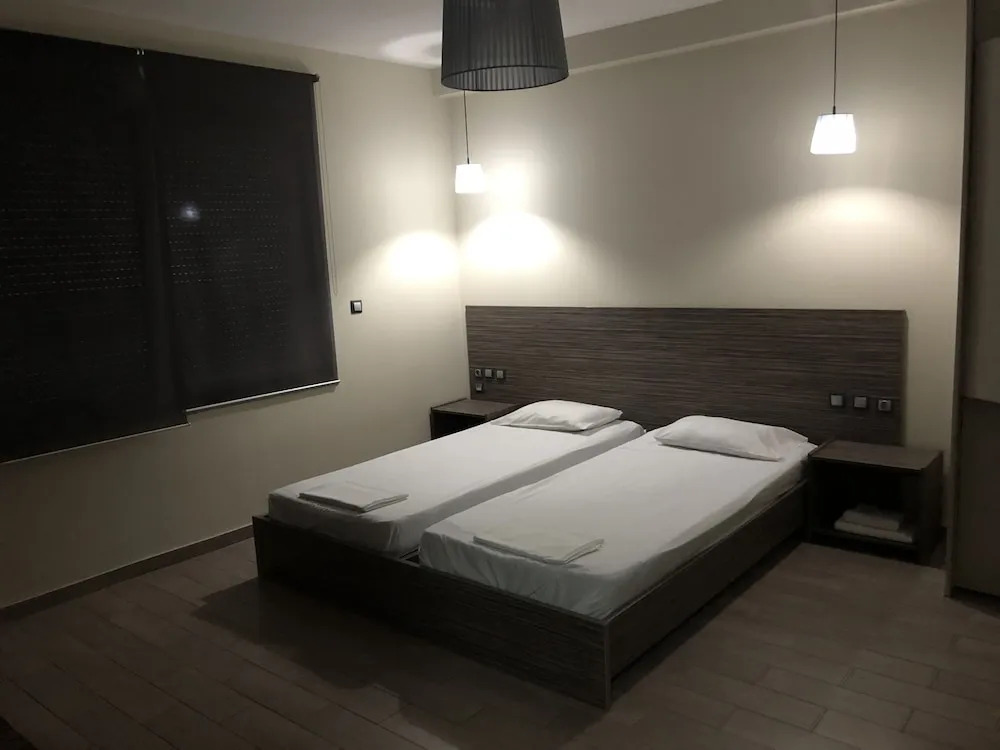 roomotel
