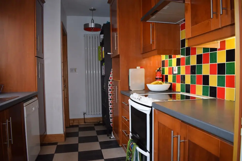 2 Bedroom House on James Street Sleeps 4