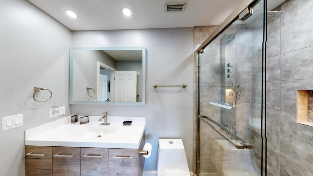 Harbour Point 807