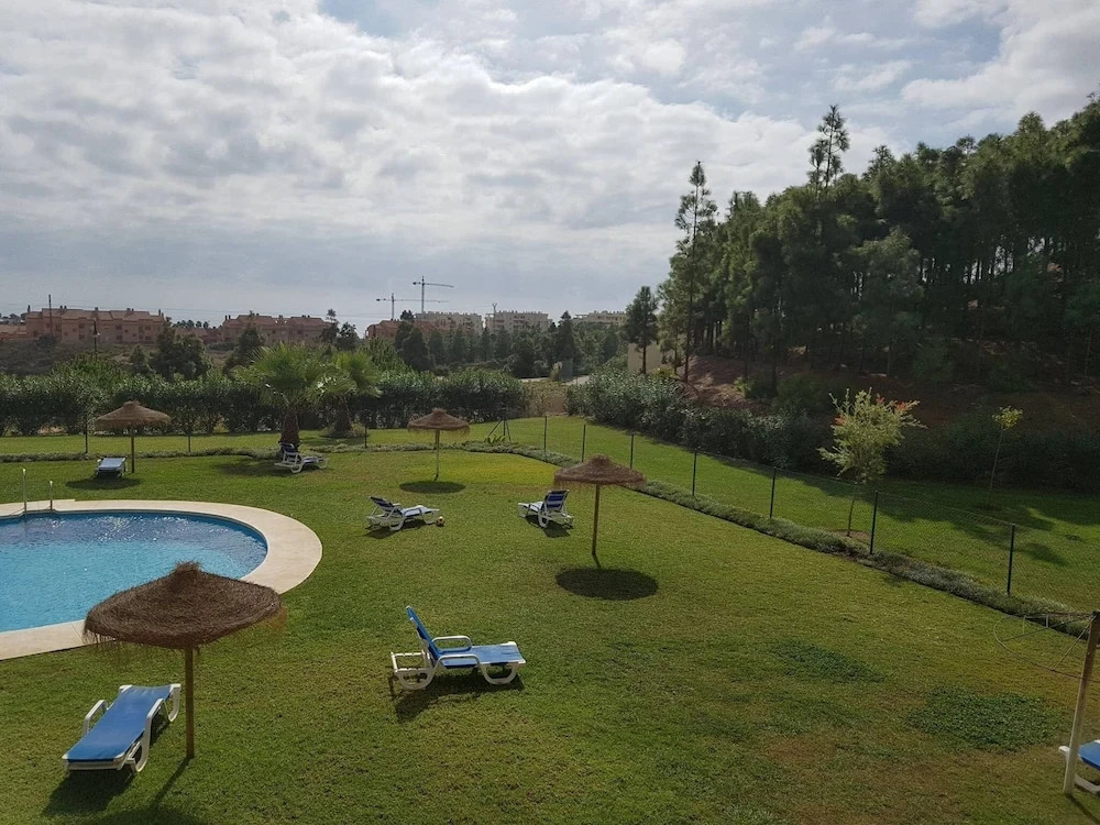 Sunny, Quiet And Spacious Apartment Nearby The Sea