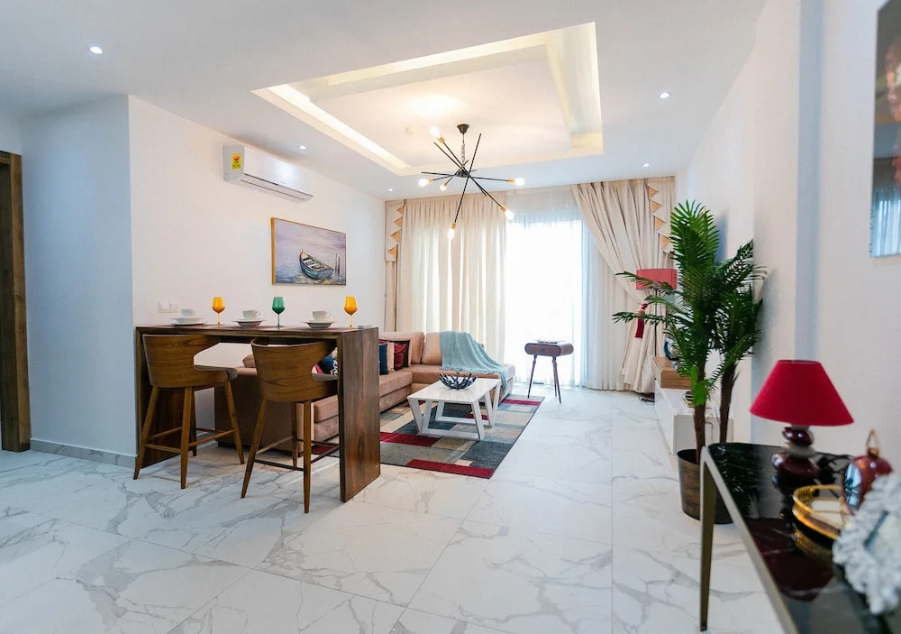 233 Boulevard by QUAO REALTY