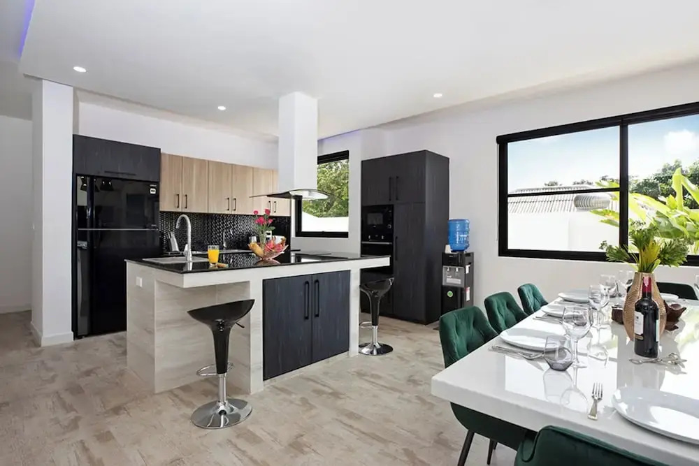 Modern 5 Bedrooms Pool Villa Curtis