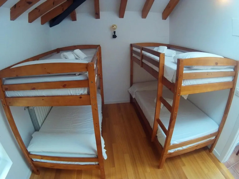 House With 6 Bedrooms in Otañes, With Wonderful Mountain View, Enclosed Garden and Wifi Near the Beach