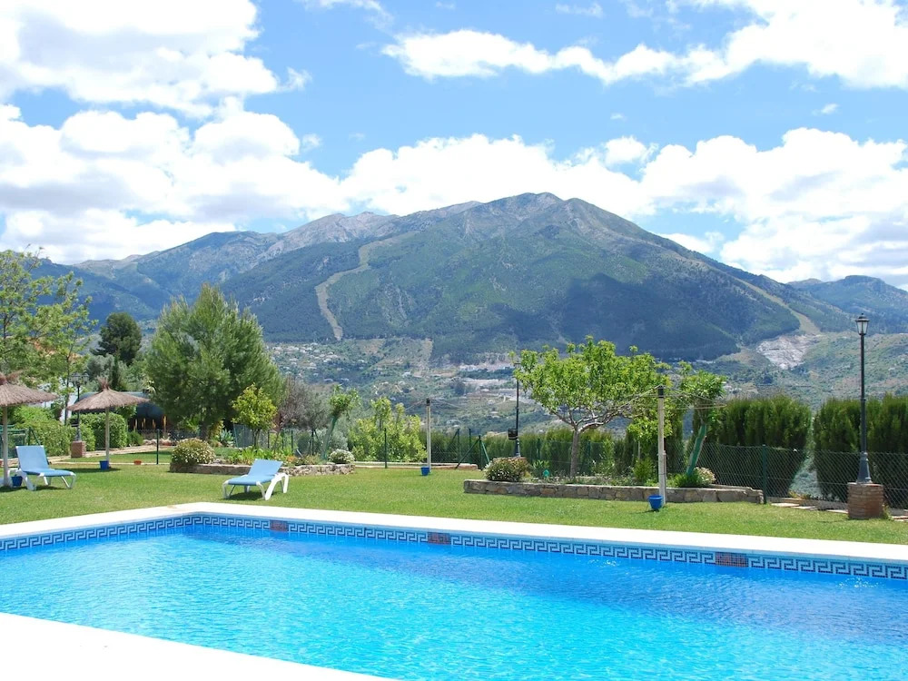 Cozy Apartment in Viñuela With Pool