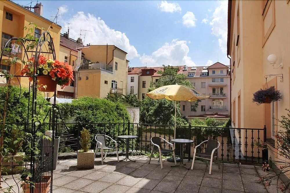 Hotel Abri