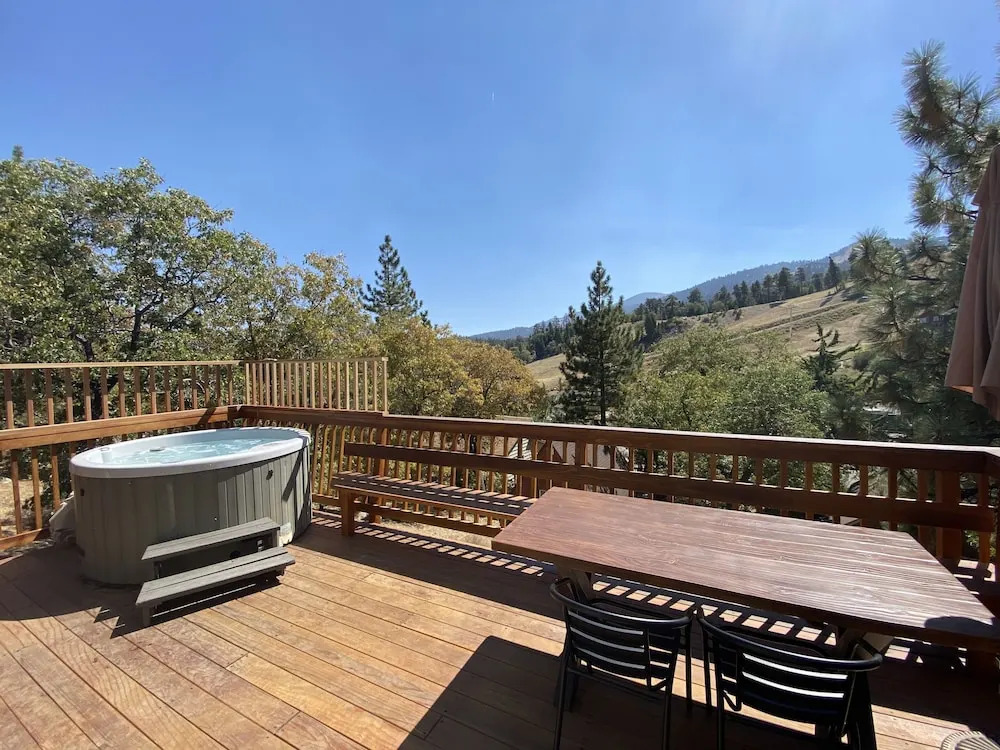 Moon View Cabin