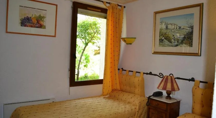 Logis Hôtel Le Vieil Amandier