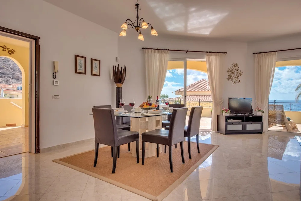 TROPICAL VILLA! Sea Front Terrace!