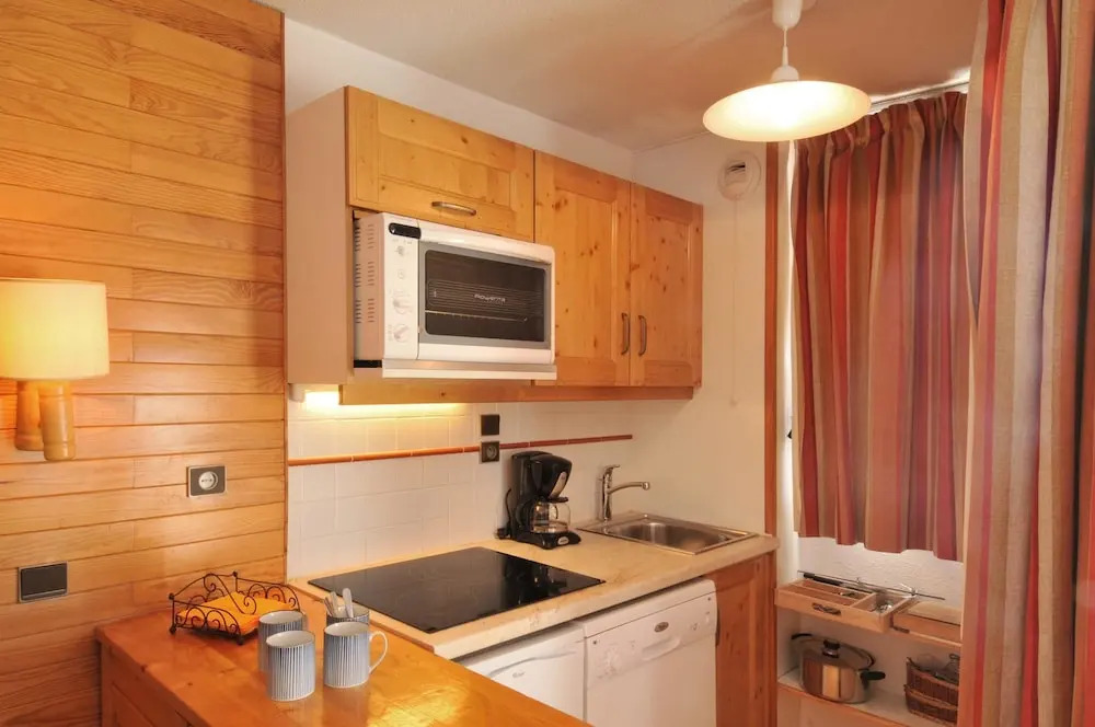 Belle Plagne Two-Roomed Flat on Slopes for 5 People of 28 Mâ² Tq05