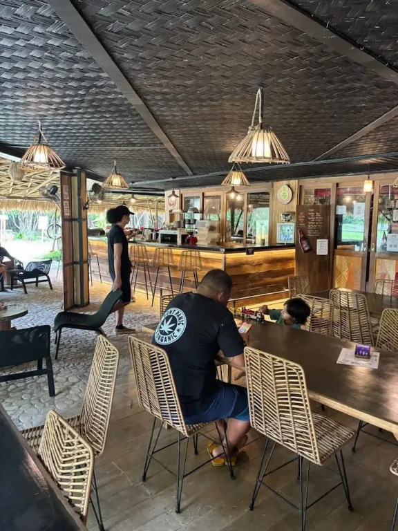 Lakwa Motel Lio Beach