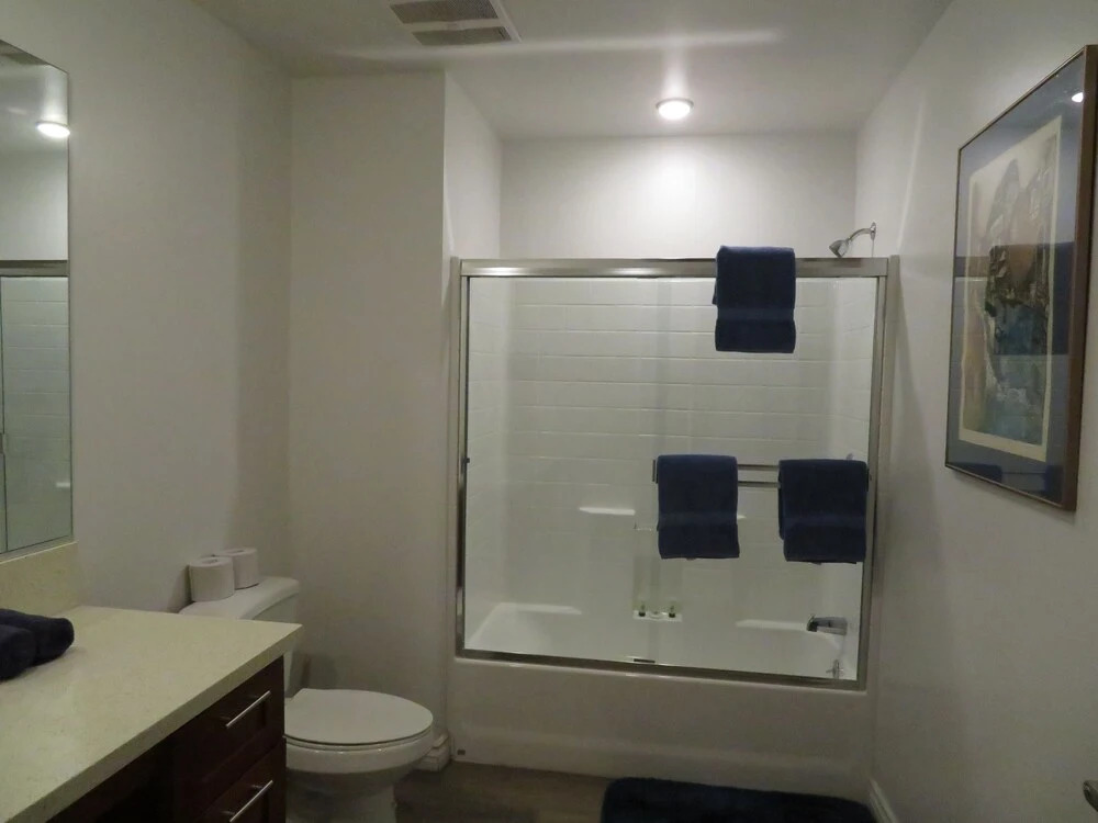 Fully Furnished Apartments near CSUN