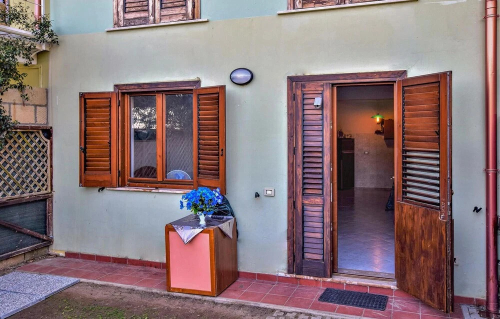 Beautiful Apartment in Stalettì With 1 Bedrooms