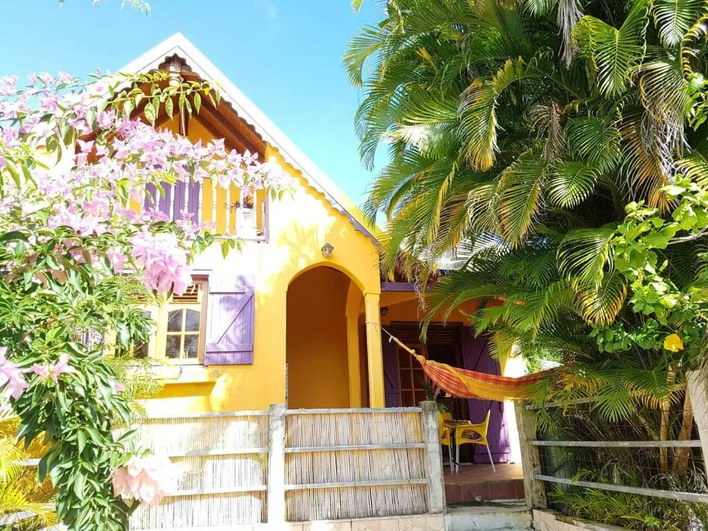 Maison de 2 chambres avec vue sur la mer jardin clos et wifi a Capesterre Belle Eau a 3 km de la plage