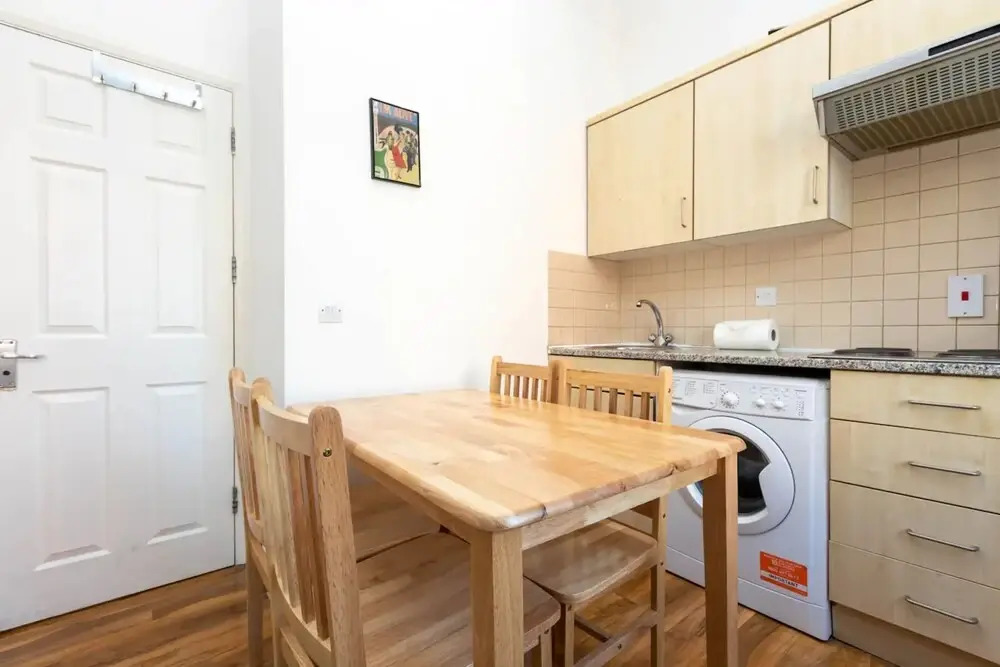 Centrally Located 1 Bedroom Apartment Near Paddington