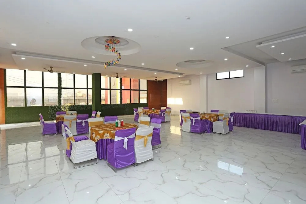Oyo 30642 Hotel Sumanglam