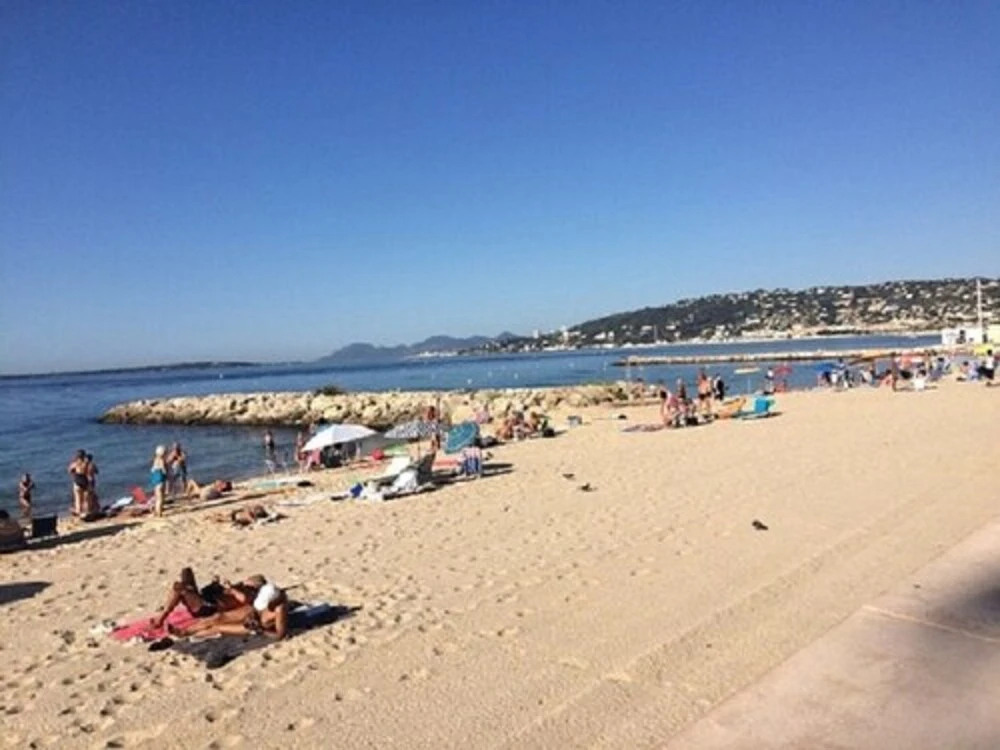 2P au pied des plages,Piscine,Wifi,Clim