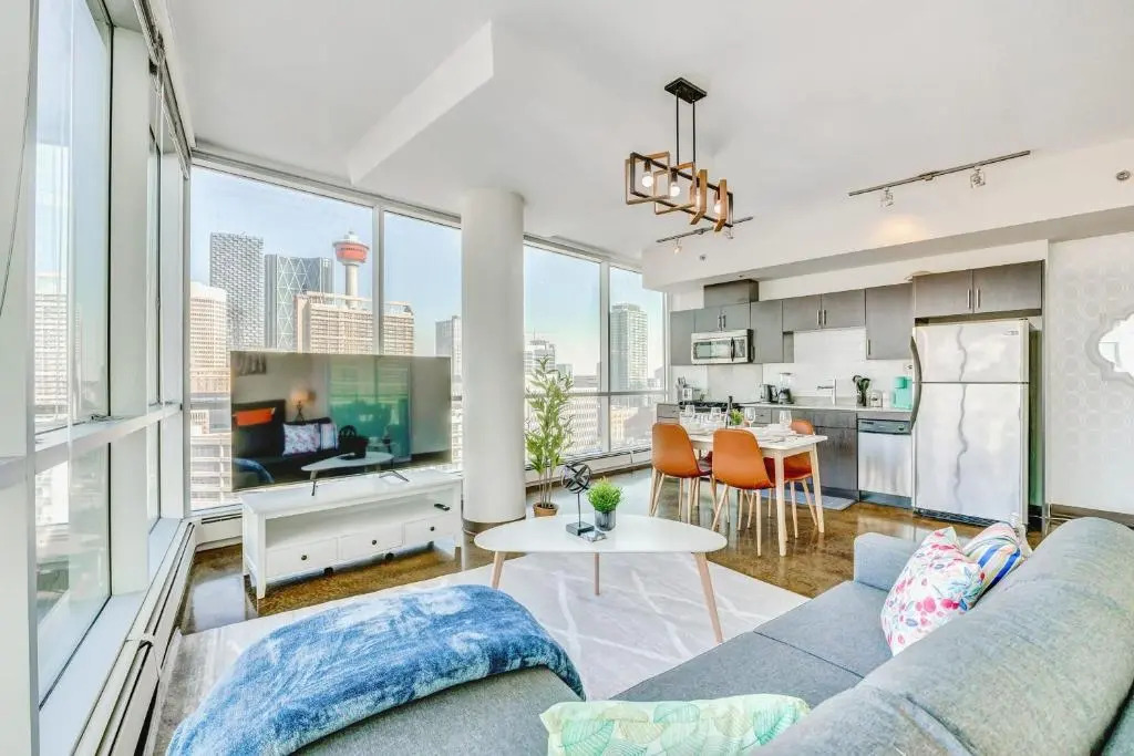 Modern 2BR Apt - DT Calgary w City Views