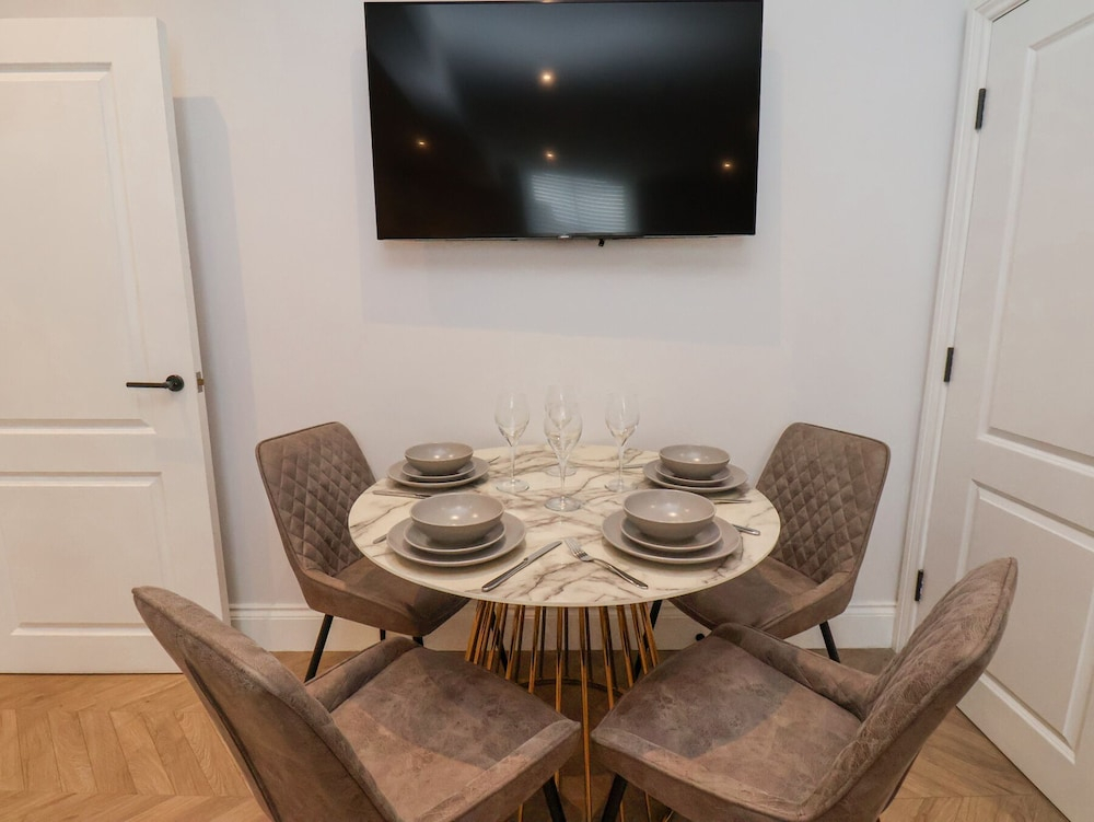 The Salisbury Apartment 205