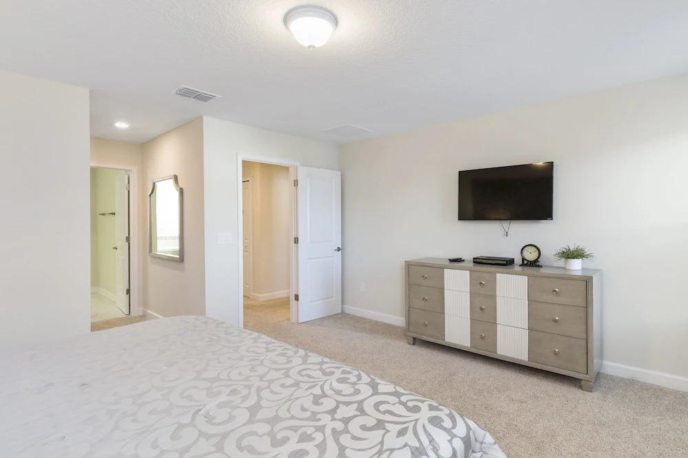 Storey Lake - 4784 Kings Castle Circle