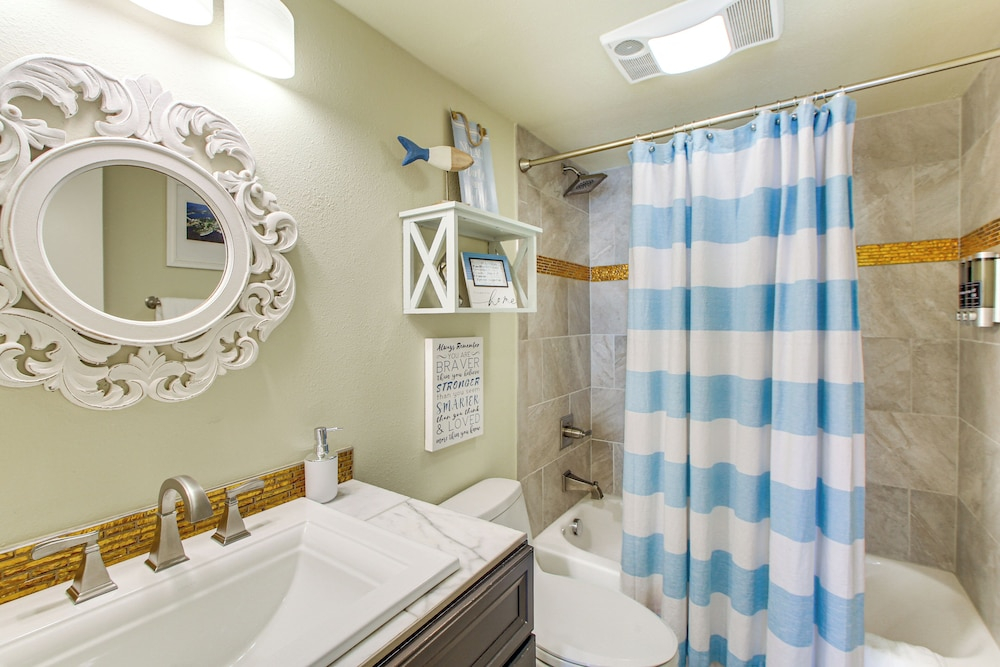 Boat & Explore! Easy-access Lake Hamilton Condo