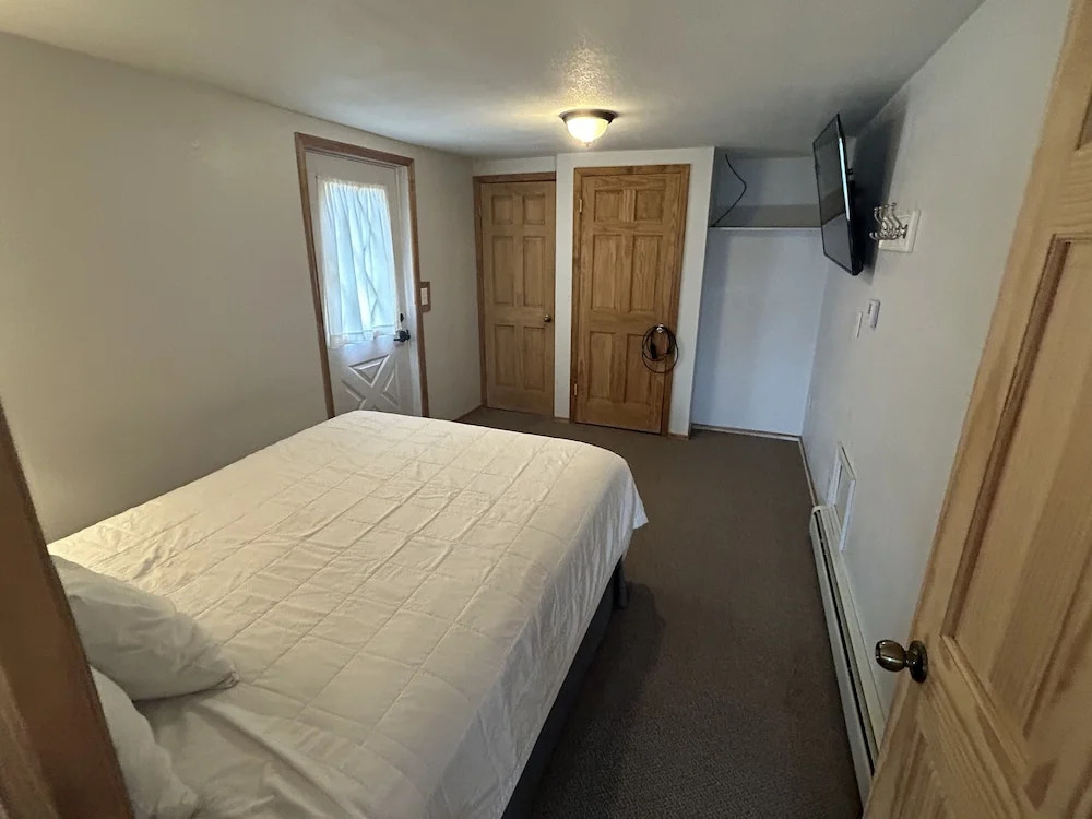 Spirit Lake Resort & Motel