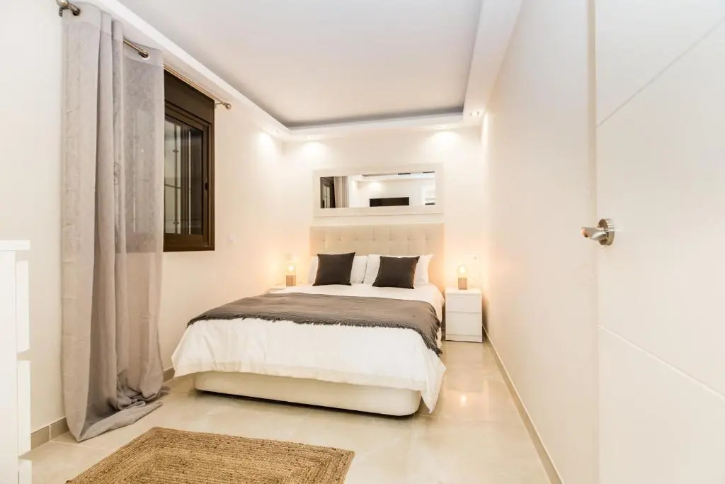 Luxurious 2 Bed Puerto Banús Apt - RDR193