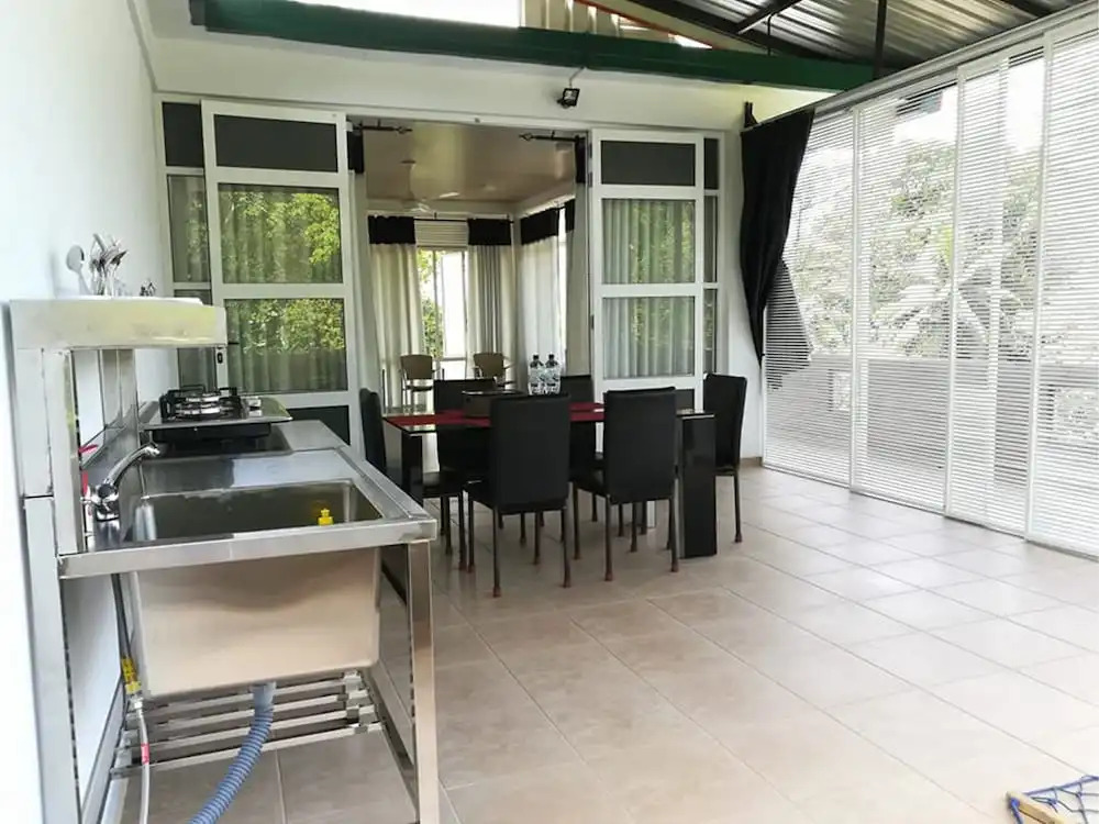 Thilini Hotel Apartment