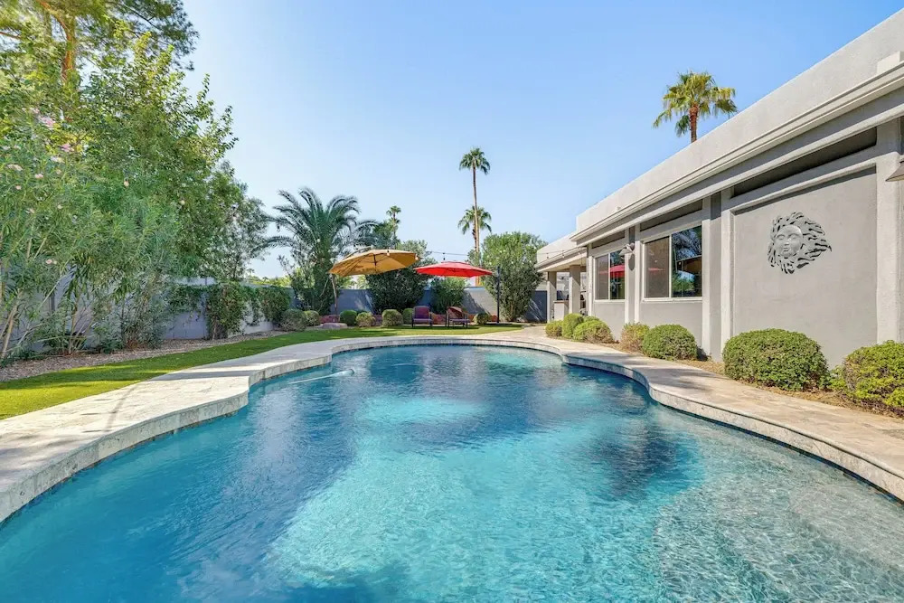 8 Mi to Old Town Scottsdale: Family Home!