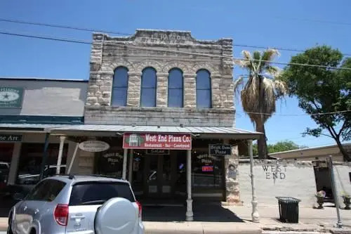 A.L. Patton Suites On Main