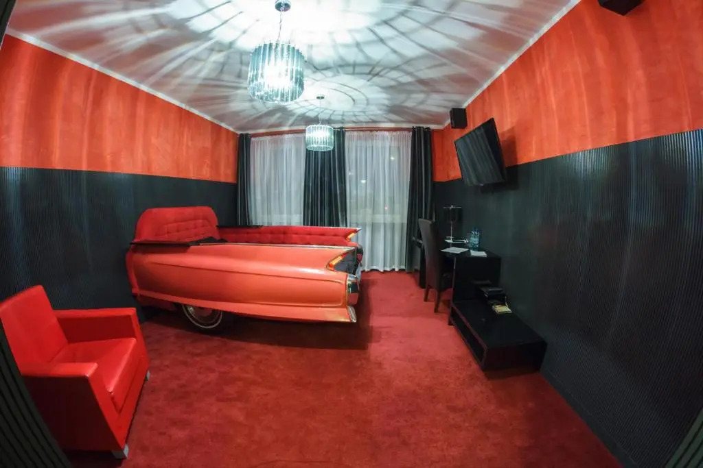 GarageHotel