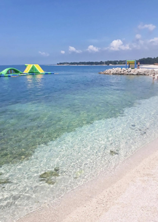 Family friendly apartments with a swimming pool Pula - 7610